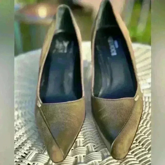 Sesto Meiccu green suede and leather pumps. Perfect for fall. Size 8 - Picture 5 of 14